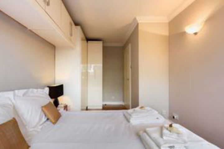 Room 8 of 22