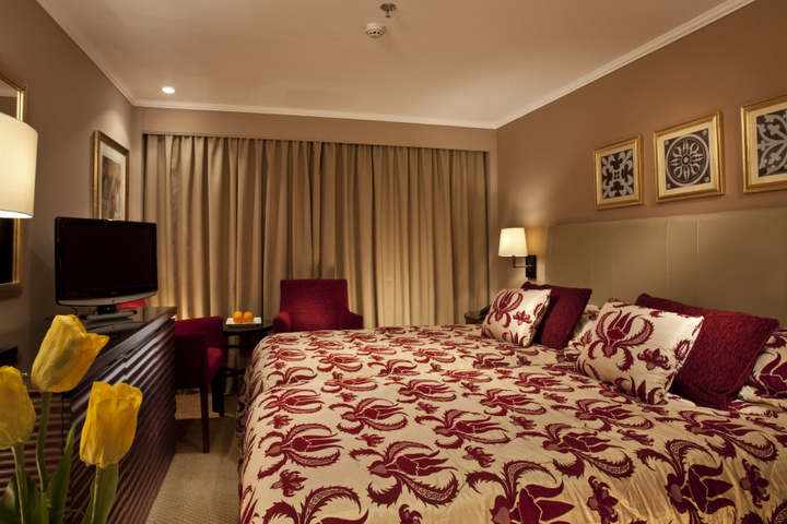 Room 3 of 12