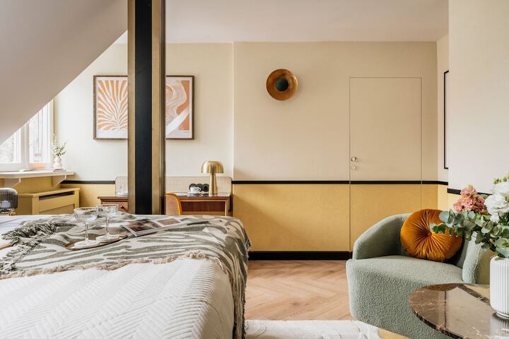 Room 100 of 224