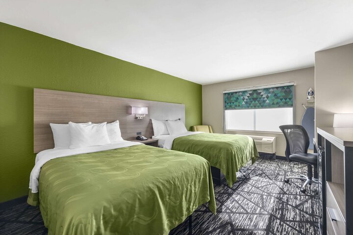 2 Double Beds (1 of 10)