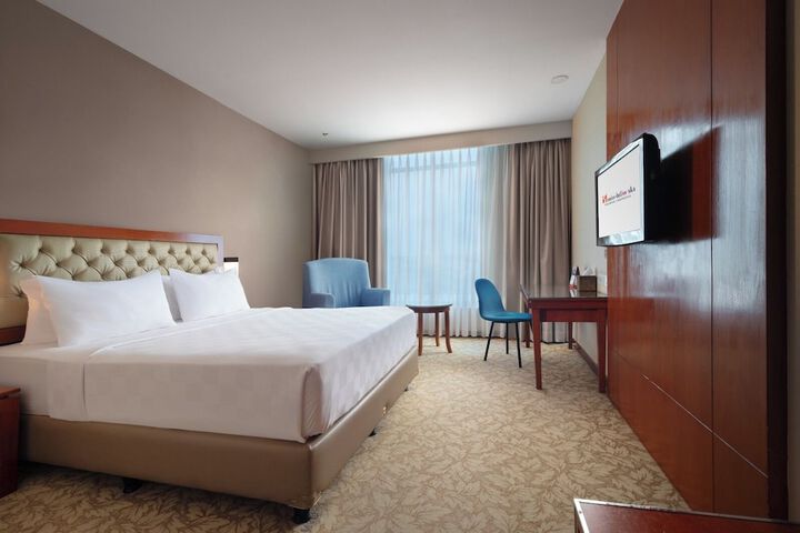 Room 10 of 43