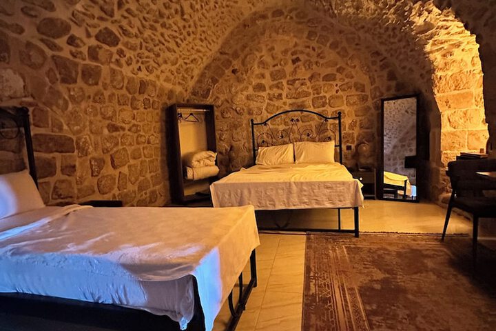 Room 15 of 21