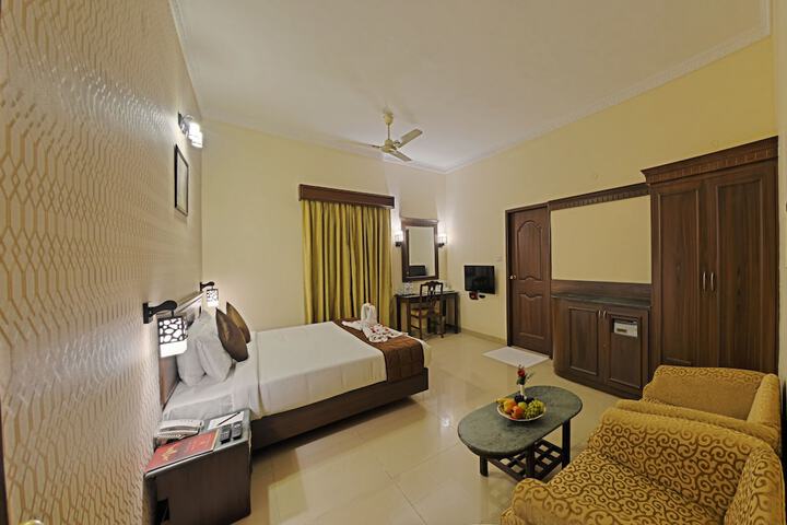 Room 8 of 48