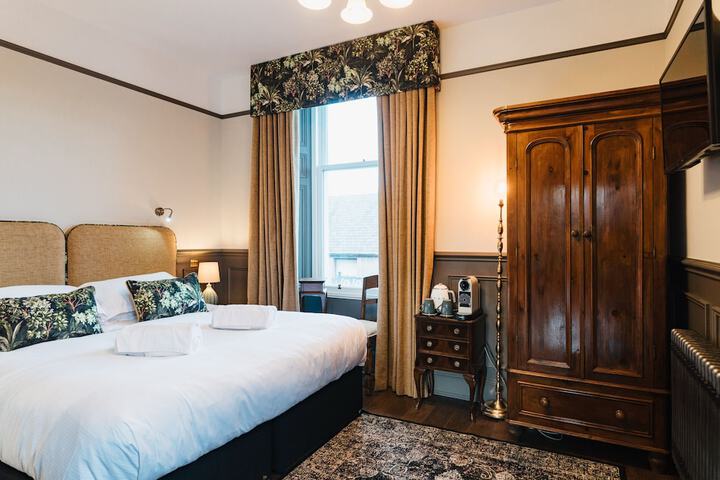 Room 90 of 146