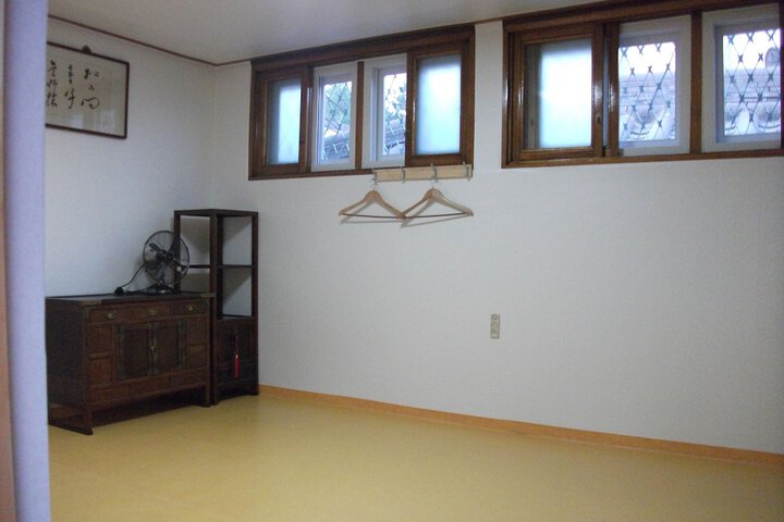 Room 3 of 35