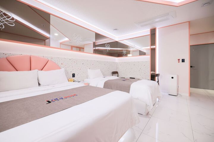 Room 36 of 69