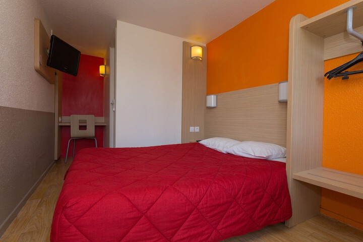 Room 15 of 33