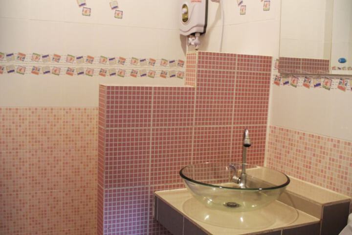 Room 4 of 15