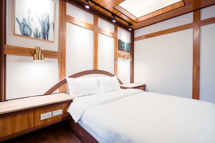 Room 43 of 232