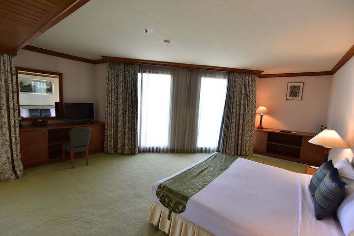 Room 44 of 86