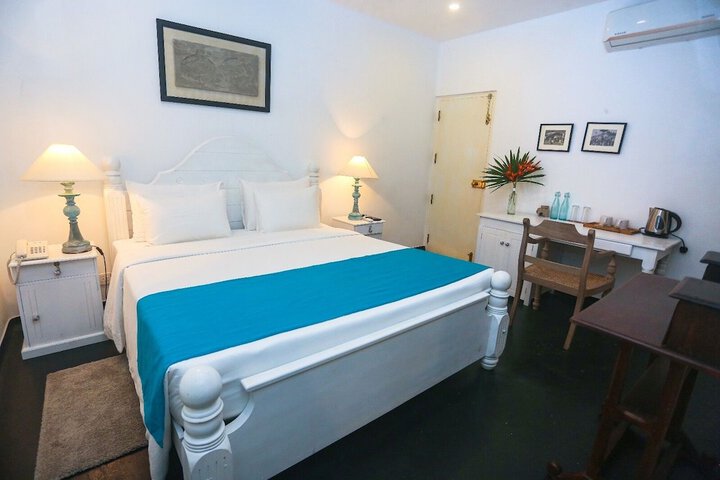 Room 3 of 40