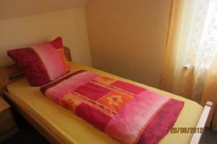 Room 1 of 2