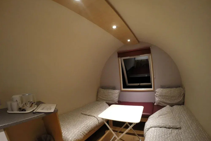 Room 5 of 17