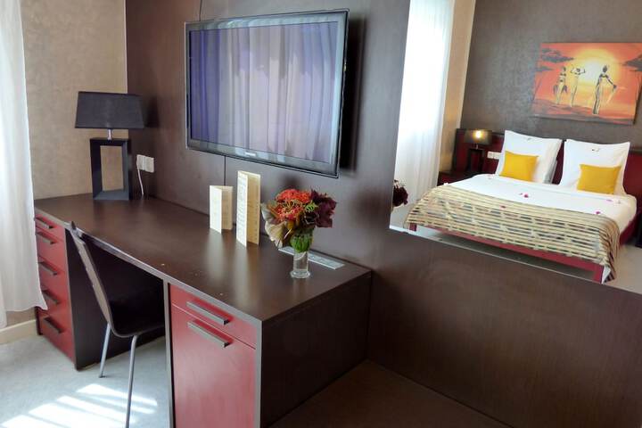Room 5 of 24
