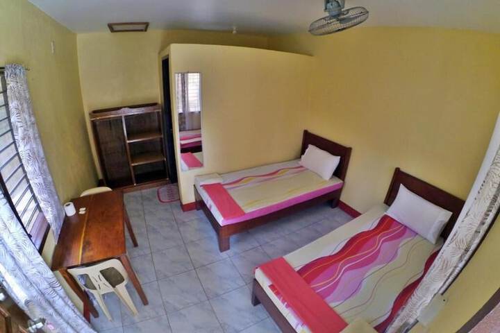 Room 16 of 40