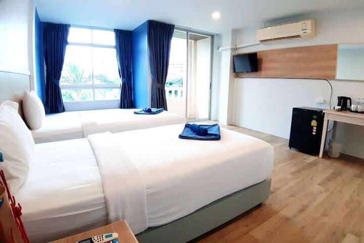 Room 12 of 40