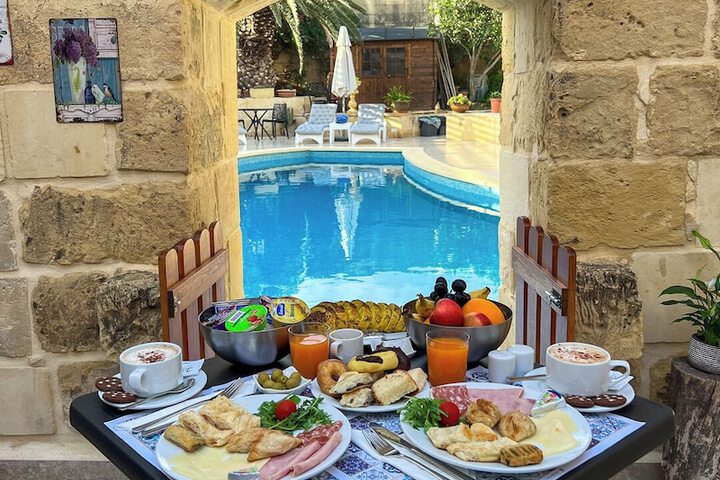 Breakfast/Coffee Service 70 of 74