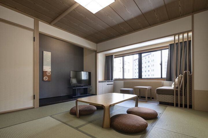 Room 13 of 122