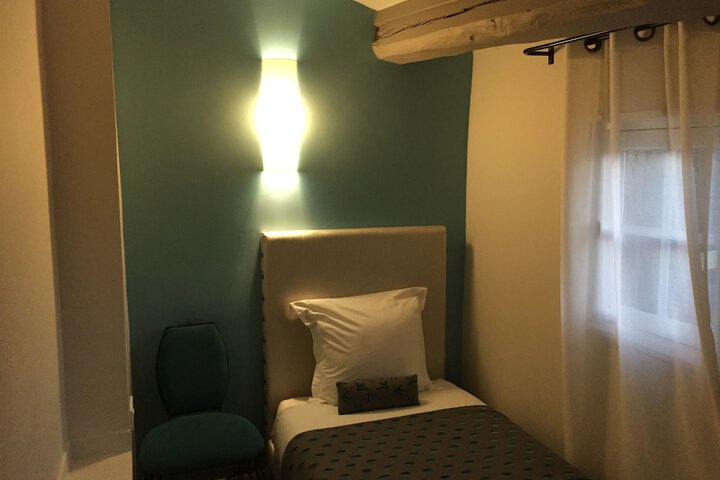 Room 11 of 61