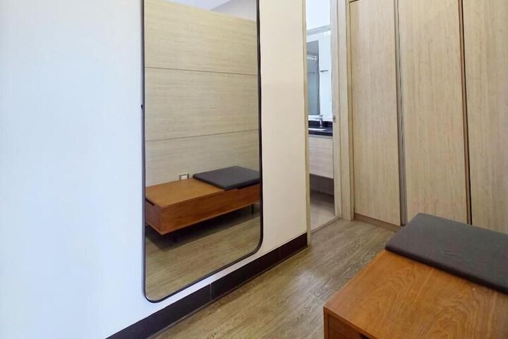 Room 17 of 24