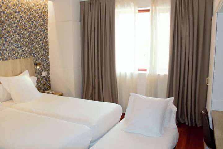 Room 9 of 52