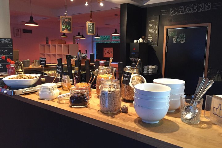 Breakfast/Coffee Service 12 of 32