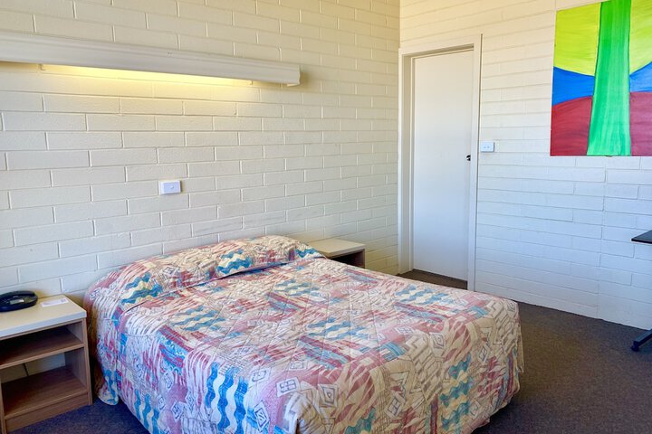 Room 42 of 114