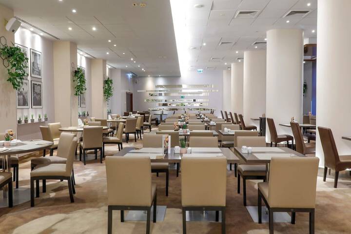 Dining 103 of 160