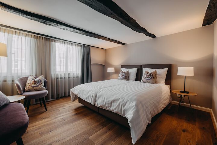 Room 14 of 33