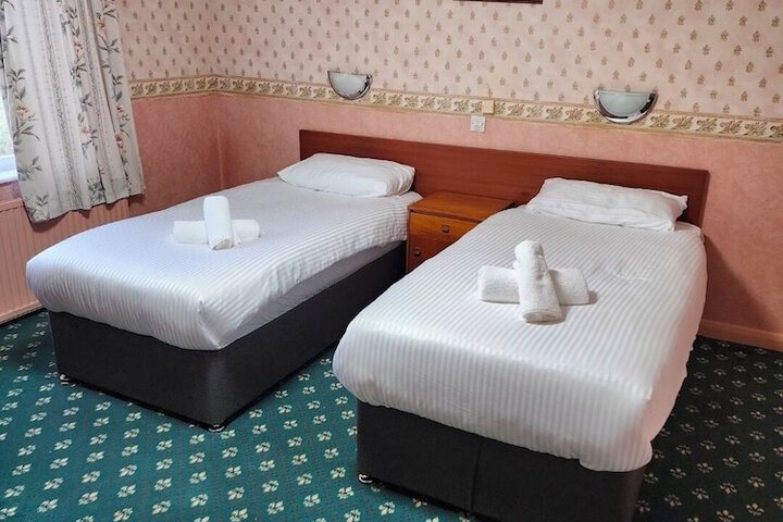 Room 9 of 25