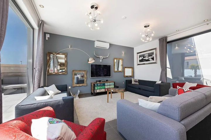 Room 2 of 21