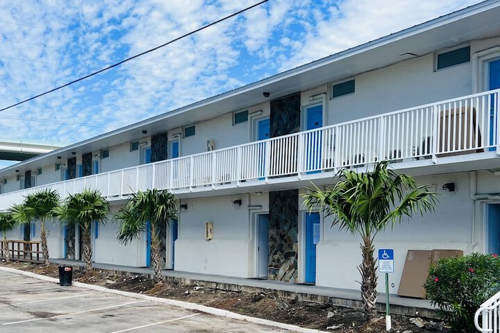 Hotel 83 of 90