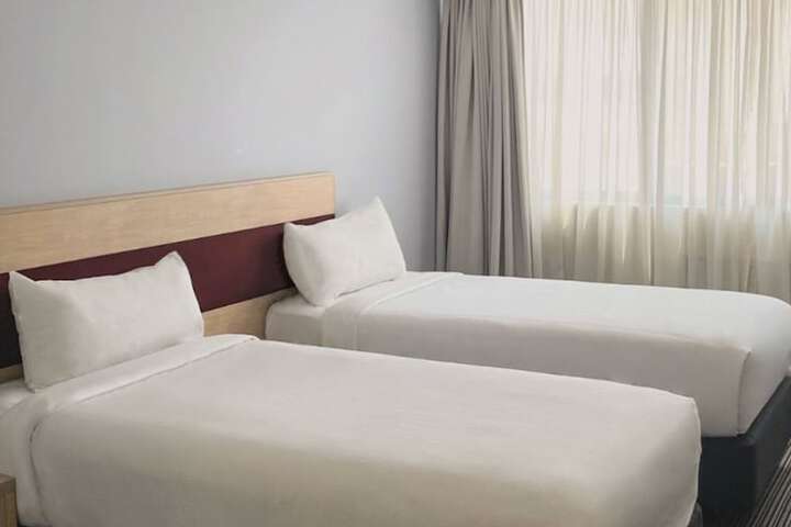Room 15 of 27