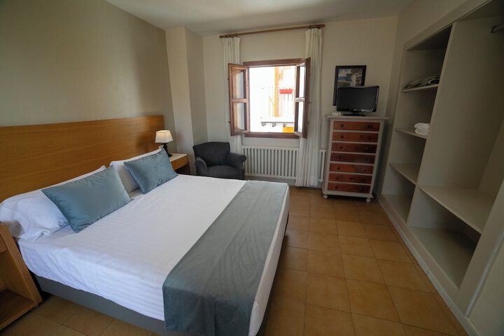 Room 15 of 78