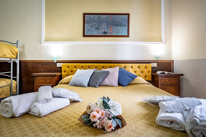Room 10 of 68