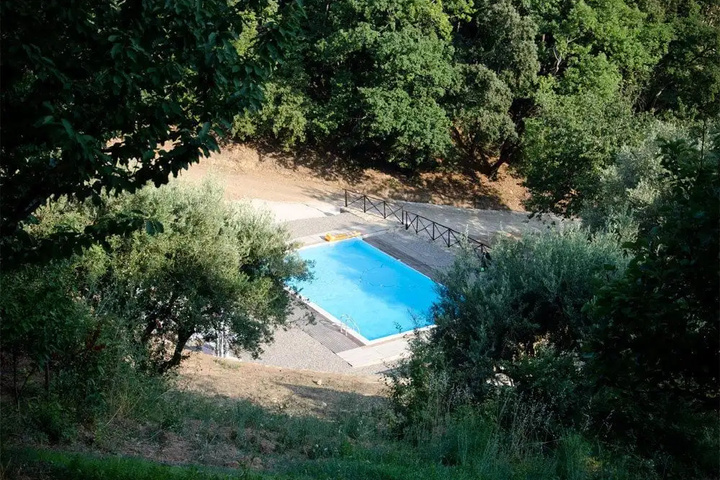 Hotel with Pool
