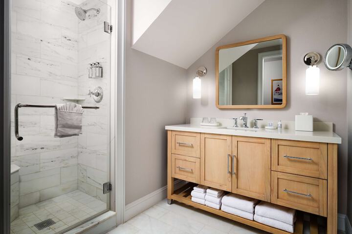 Bathroom shower