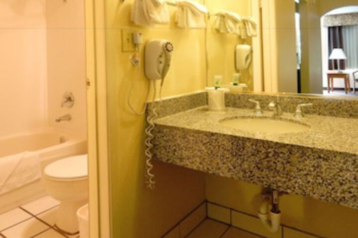 Room 49 of 138