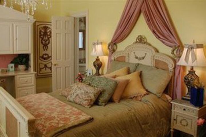Room 4 of 81