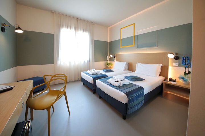 Room 13 of 46