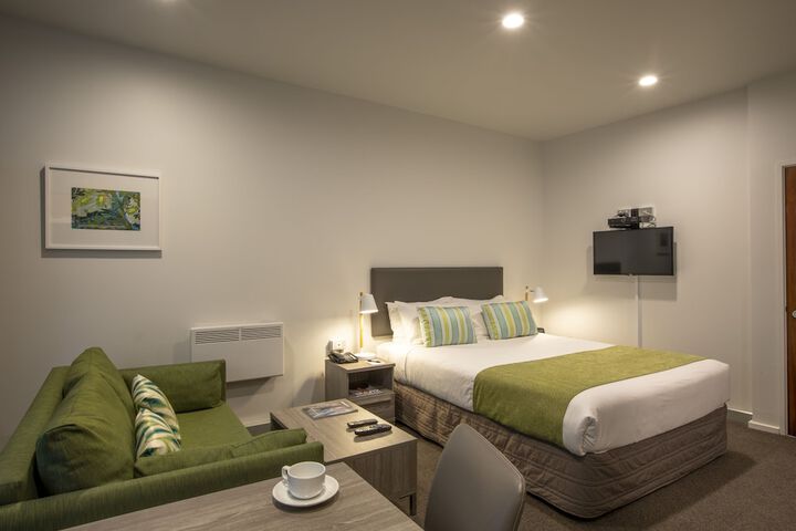 Room 8 of 37