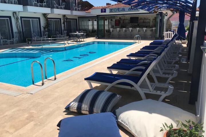 Pool 58 of 105