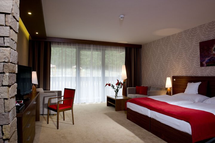 Room 12 of 83