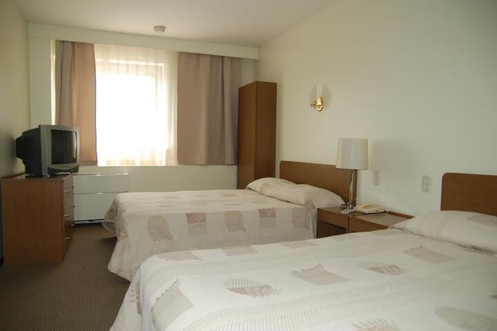 Room 9 of 34