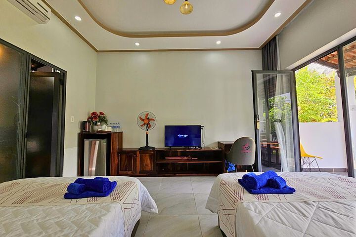 Room 5 of 38