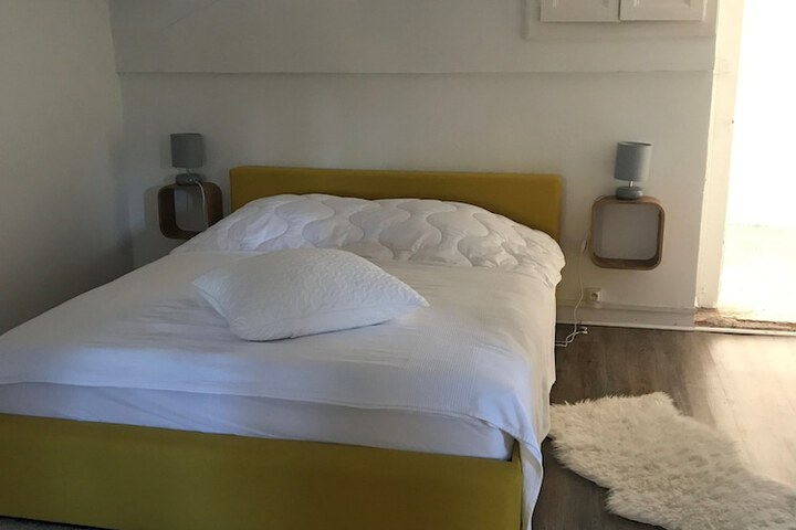 Room 3 of 16