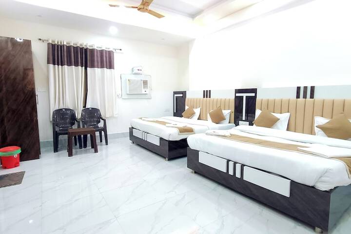 Room 10 of 24