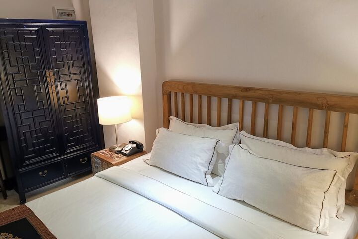 Room 34 of 82