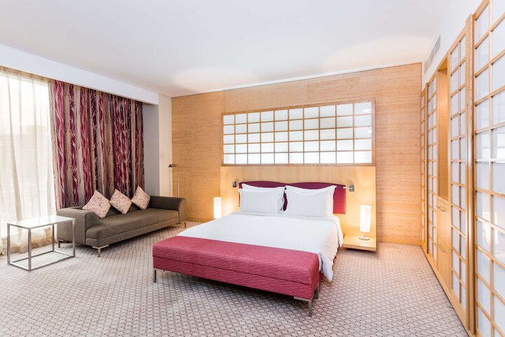 Room 25 of 179
