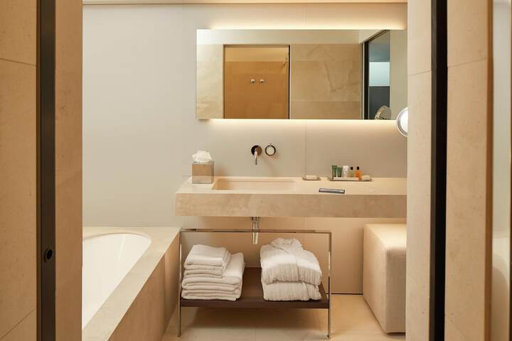 Room 115 of 213